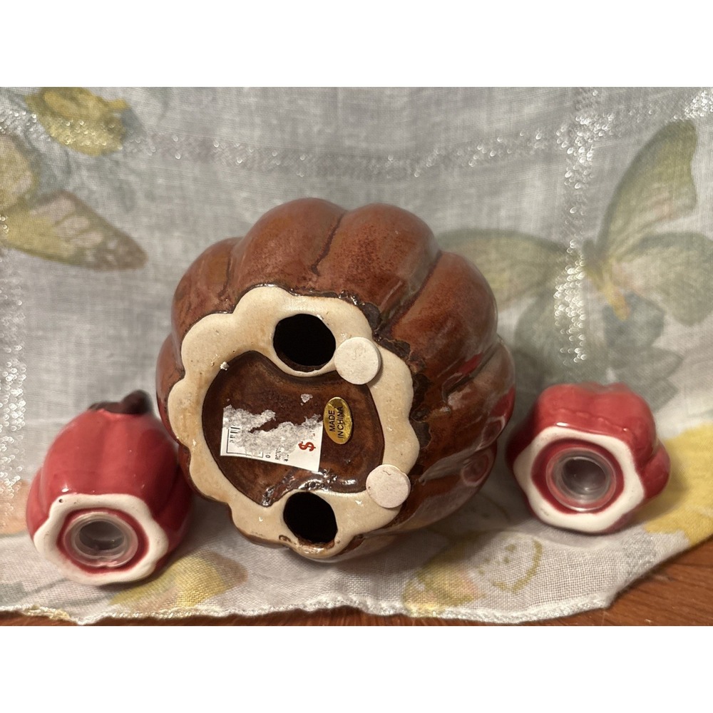 3  PIECE CERAMIC SALT AND PEPPER SHAKER WITH A CENTERPIECE‎ PUMPKINS FALL - Picture 8 of 11